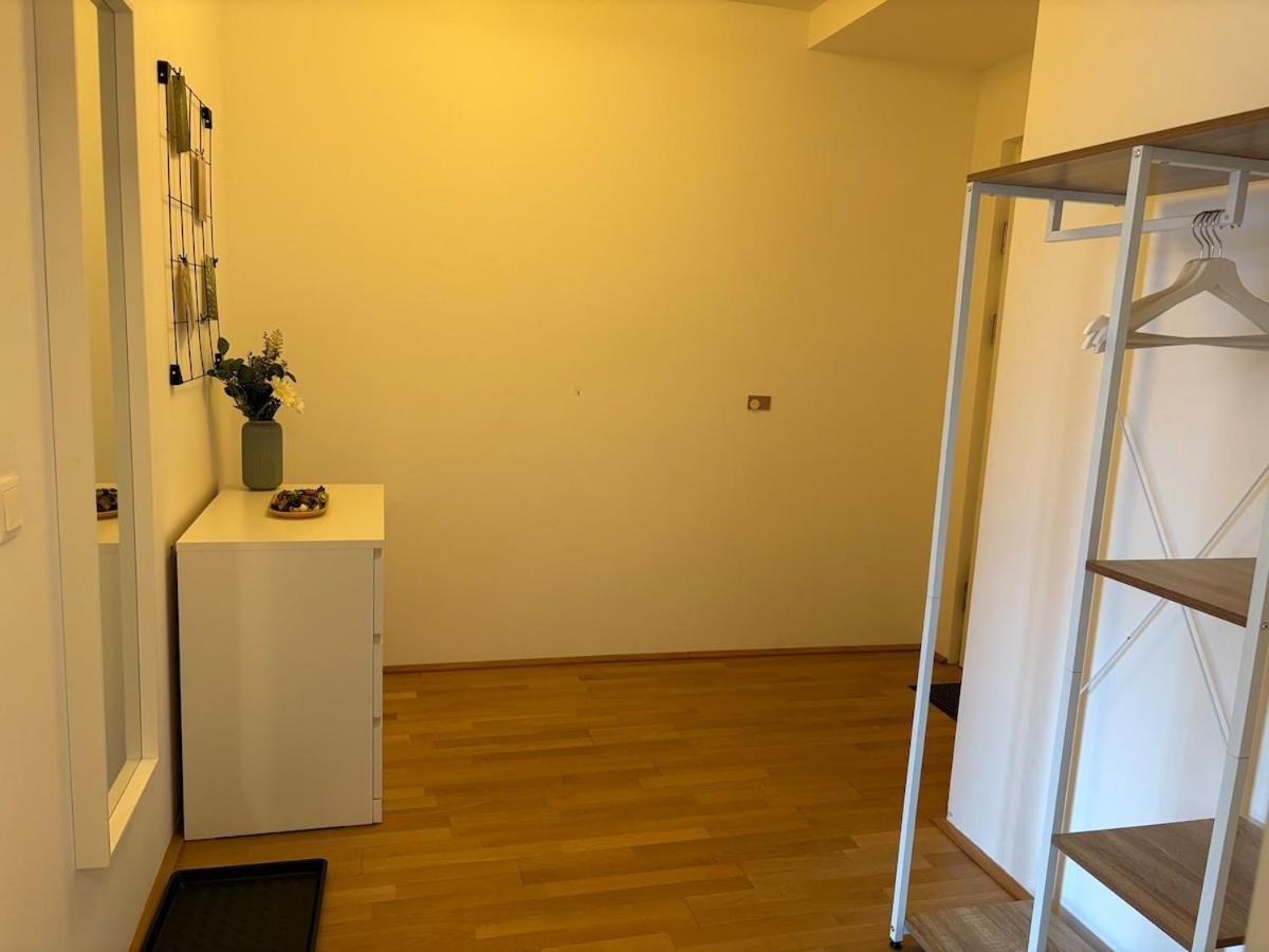Apartment Between Old Danube And Danube Center - New, Quiet And Modern Wien